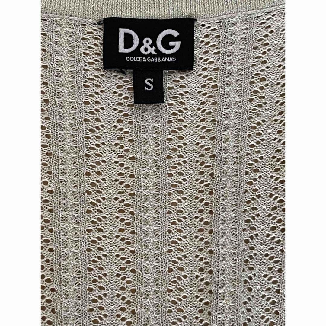 D&G(ディーアンドジー)のD&G長袖　薄手　シルクカーディガンS シルバーラメ レディースのトップス(カーディガン)の商品写真