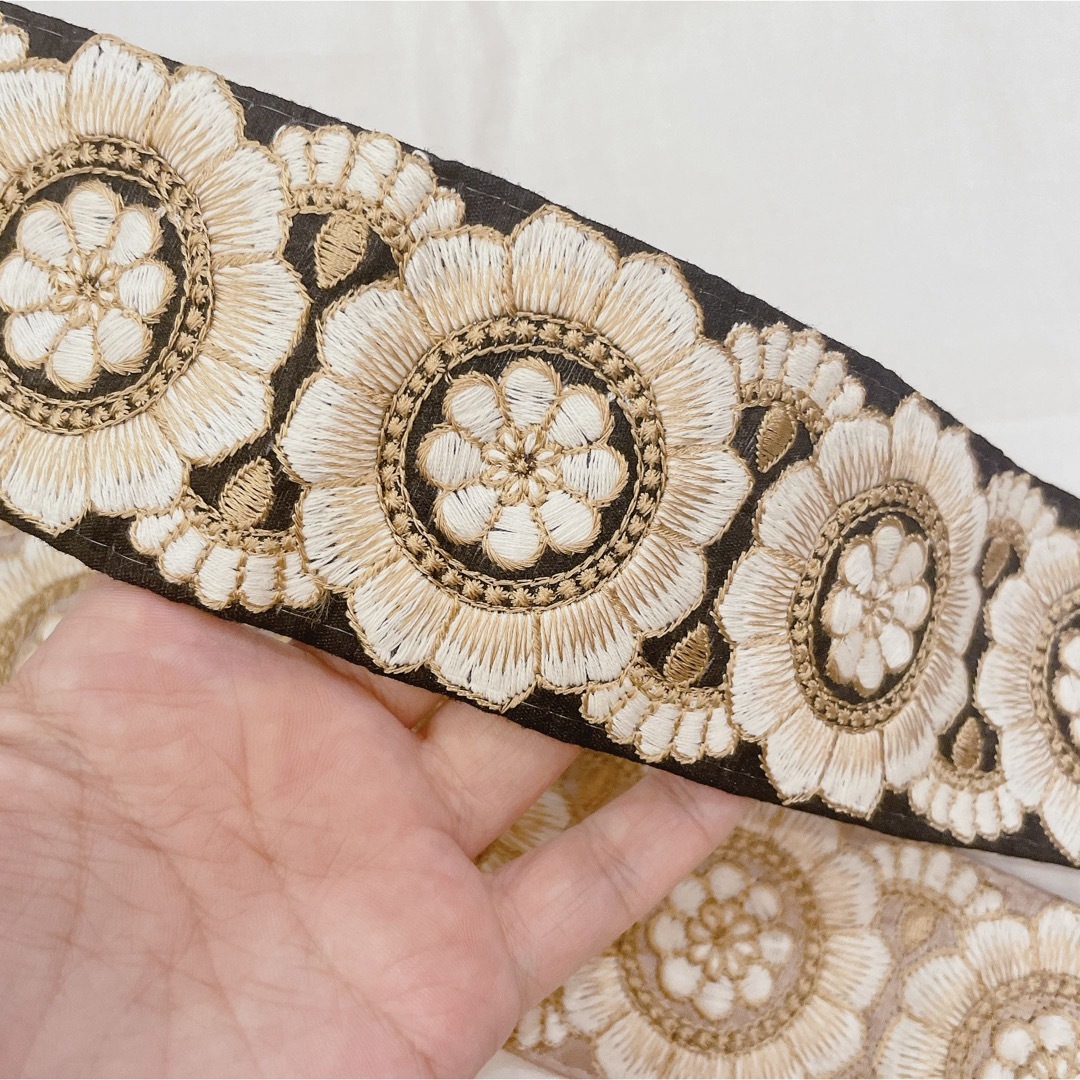 インド刺繍リボン　くすみピンクのみ50cm ハンドメイドの素材/材料(各種パーツ)の商品写真