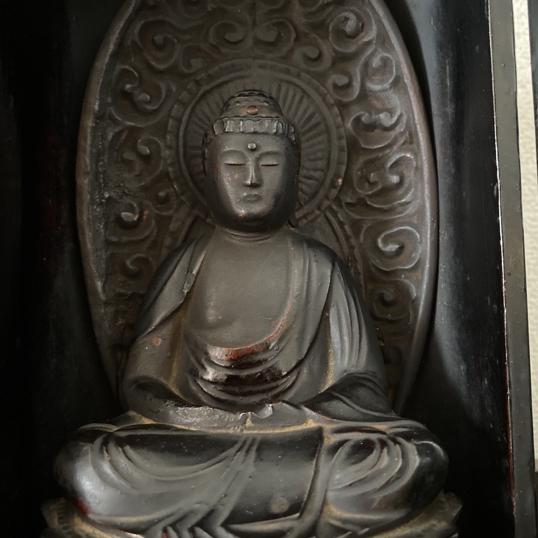 時代物/木彫り釈迦如来坐像仏像仏教美術 - 彫刻/オブジェ