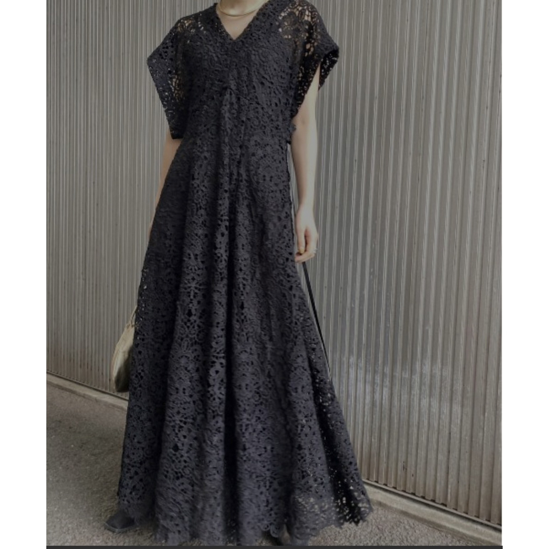 MEDI 2WAY FLARE CHEMICAL LACE DRESS