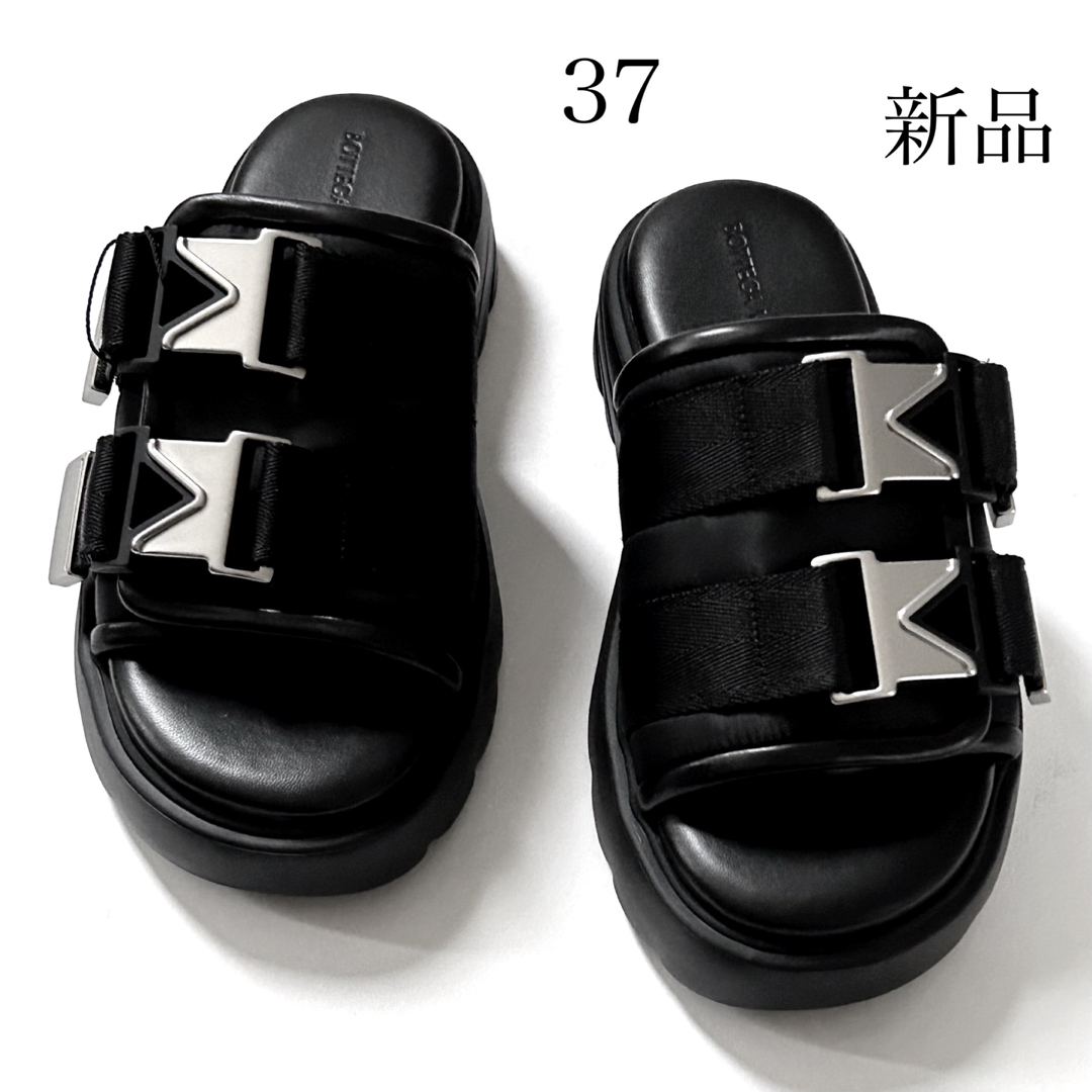 Bottega Veneta(ボッテガヴェネタ)の新品37 ボッテガ ヴェネタ フラッシュ サンダル ブラック フラッシュサンダル レディースの靴/シューズ(サンダル)の商品写真