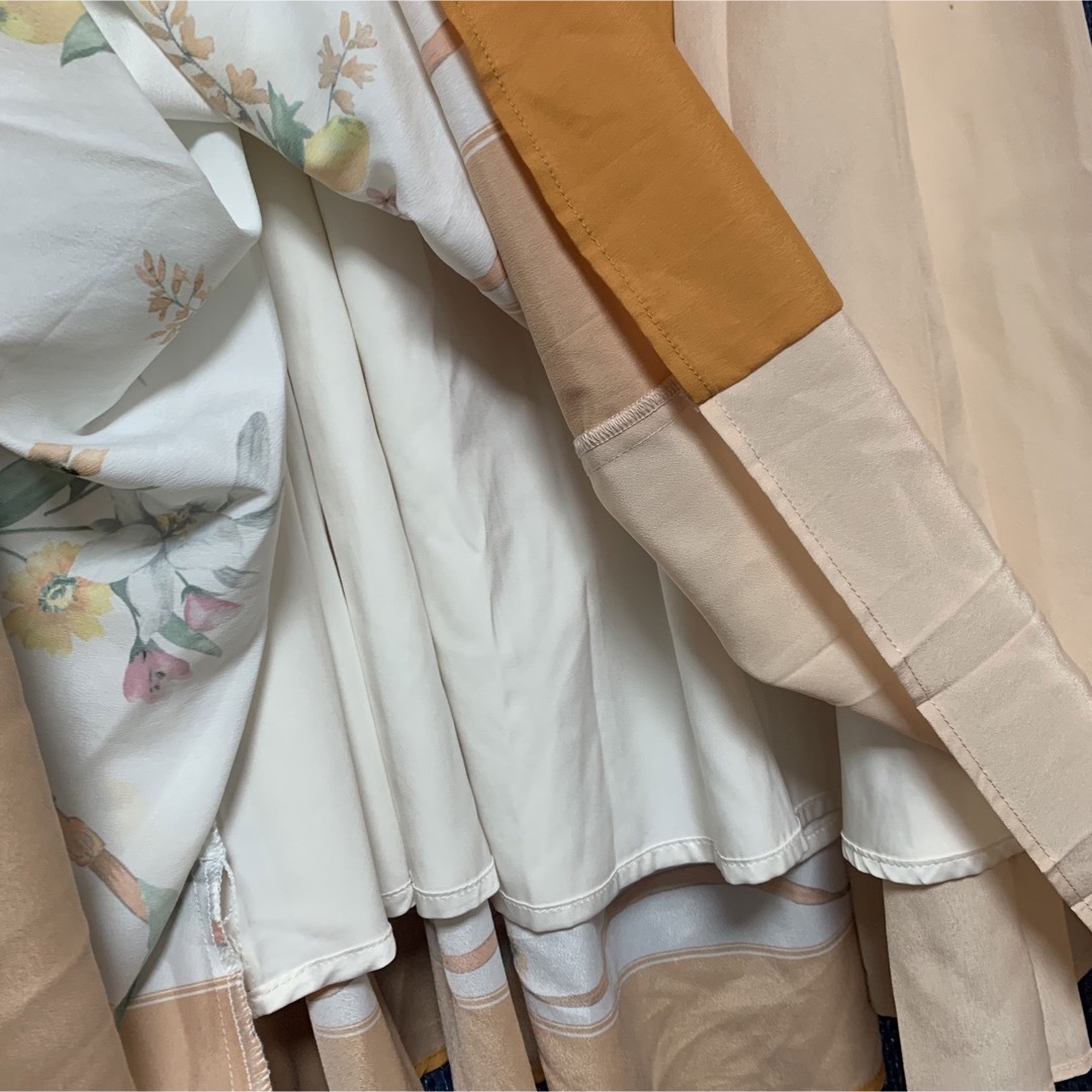 プリーツスカート　ノエラ　Noela  オレンジ　ホワイト　花柄 レディースのスカート(ロングスカート)の商品写真