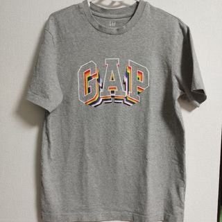 ギャップ(GAP)のGAP 2023 レインボーロゴTシャツ ヘザーグレー 男女兼用Ｓサイズ(Tシャツ/カットソー(半袖/袖なし))