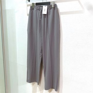 カーキ(KHA:KI)の新品 KHAKI カーキ　スチレッチ　サイドスリット　パンツ KHA:KI (カジュアルパンツ)