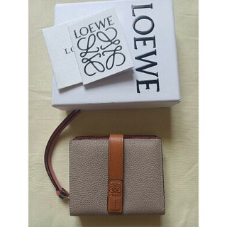 LOEWE - ロエベ♡イニシャルパールブローチの通販|ラクマ LOEWE - ロエベ♡イニシャルパールブローチの通販|ラクマ