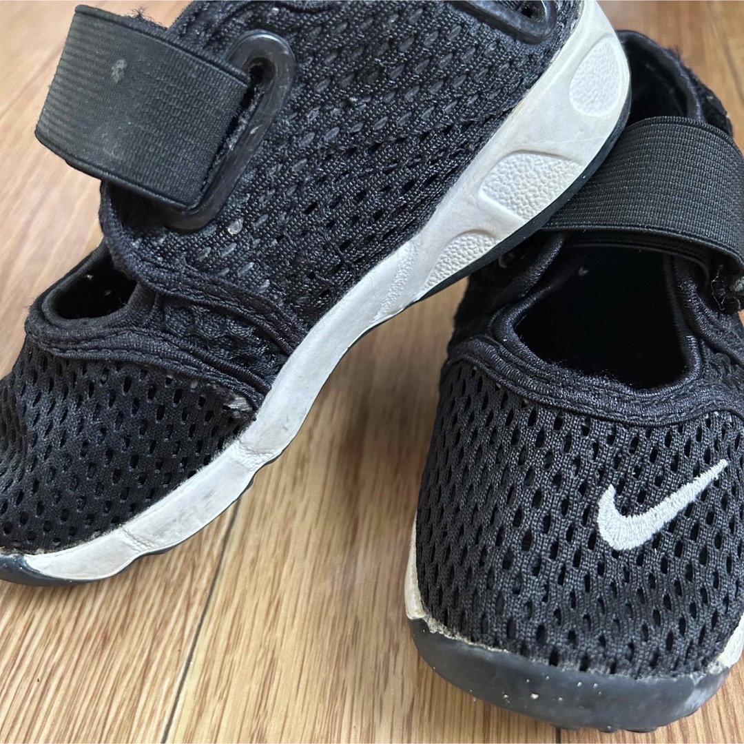 NIKE(ナイキ)のNIKE リトルリフト スニーカーサンダル キッズ/ベビー/マタニティのキッズ靴/シューズ(15cm~)(サンダル)の商品写真