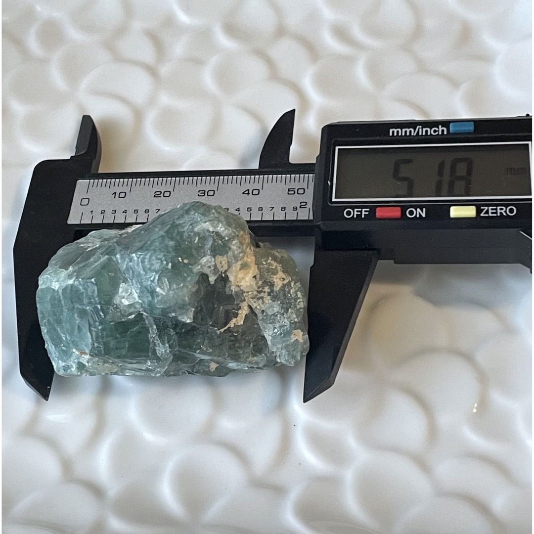 今日激安商品 ロシア産 バイカル湖 アパタイト 燐灰石 鉱物標本 原石 今日激安商品 ロシア産 バイカル湖 アパタイト 燐灰石 鉱物標本 原石