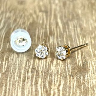 可愛い！k18 ダイヤ 0.10ct スタッド ピアス 0.56g M1384素材k18