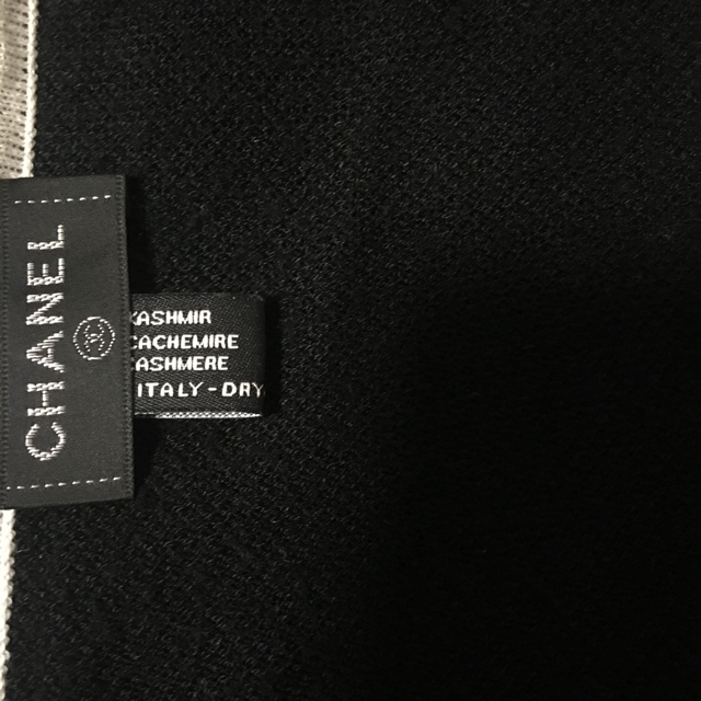 CHANEL(シャネル)のシャネル CHANEL ストール 正規品 保証 レディースのファッション小物(ストール/パシュミナ)の商品写真