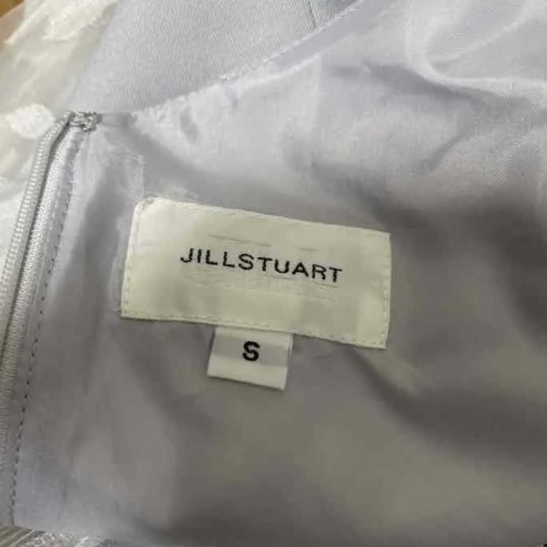 JILL by JILLSTUART(ジルバイジルスチュアート)のJILLSTUART フラワードレスワンピース レディースのワンピース(ひざ丈ワンピース)の商品写真