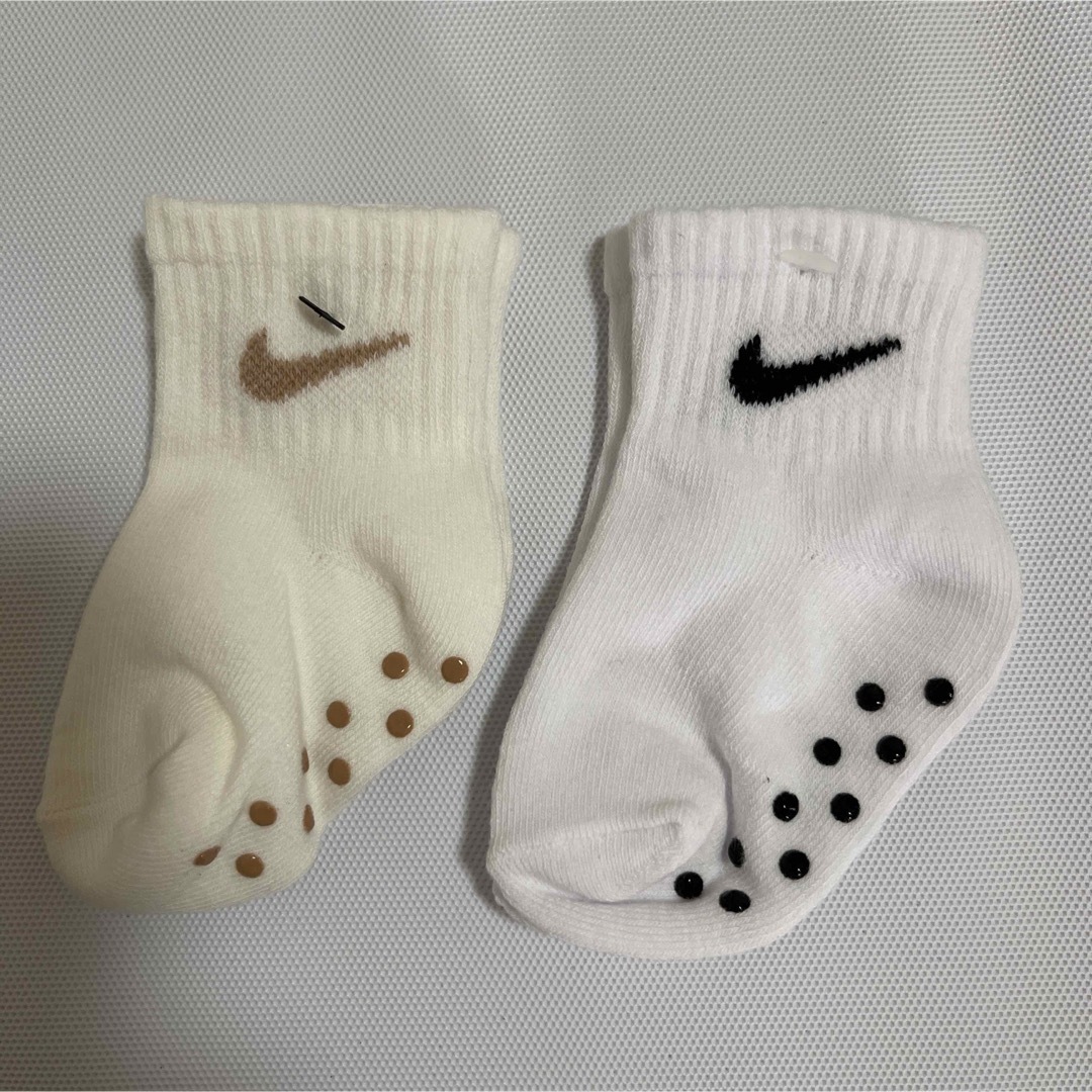 新品未開封＊NIKEベビースタイ&ベビーソックス2セット