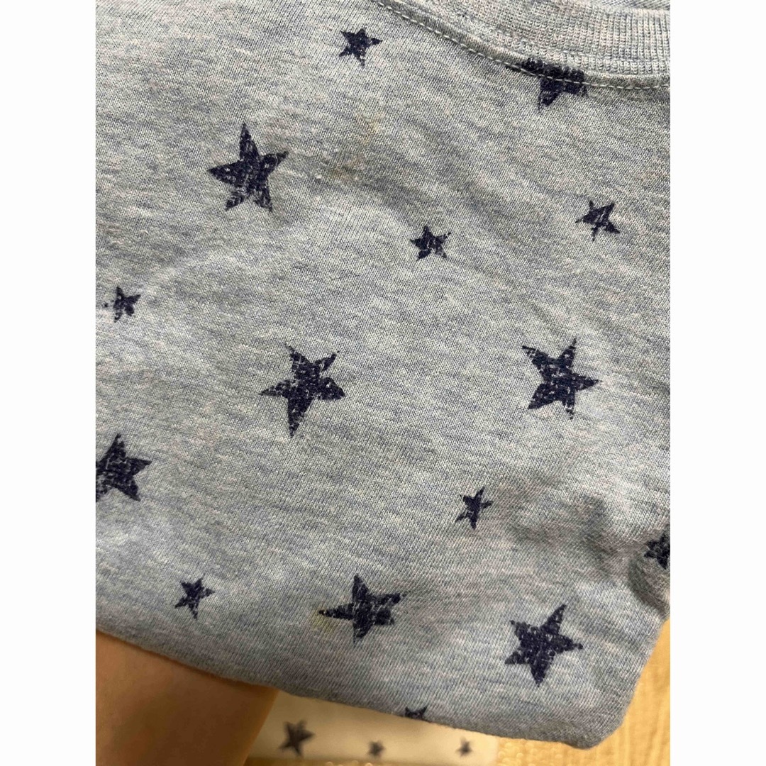 UNIQLO(ユニクロ)のUNIQLO 星柄 Tシャツ 2点 100センチ キッズ/ベビー/マタニティのキッズ服男の子用(90cm~)(Tシャツ/カットソー)の商品写真