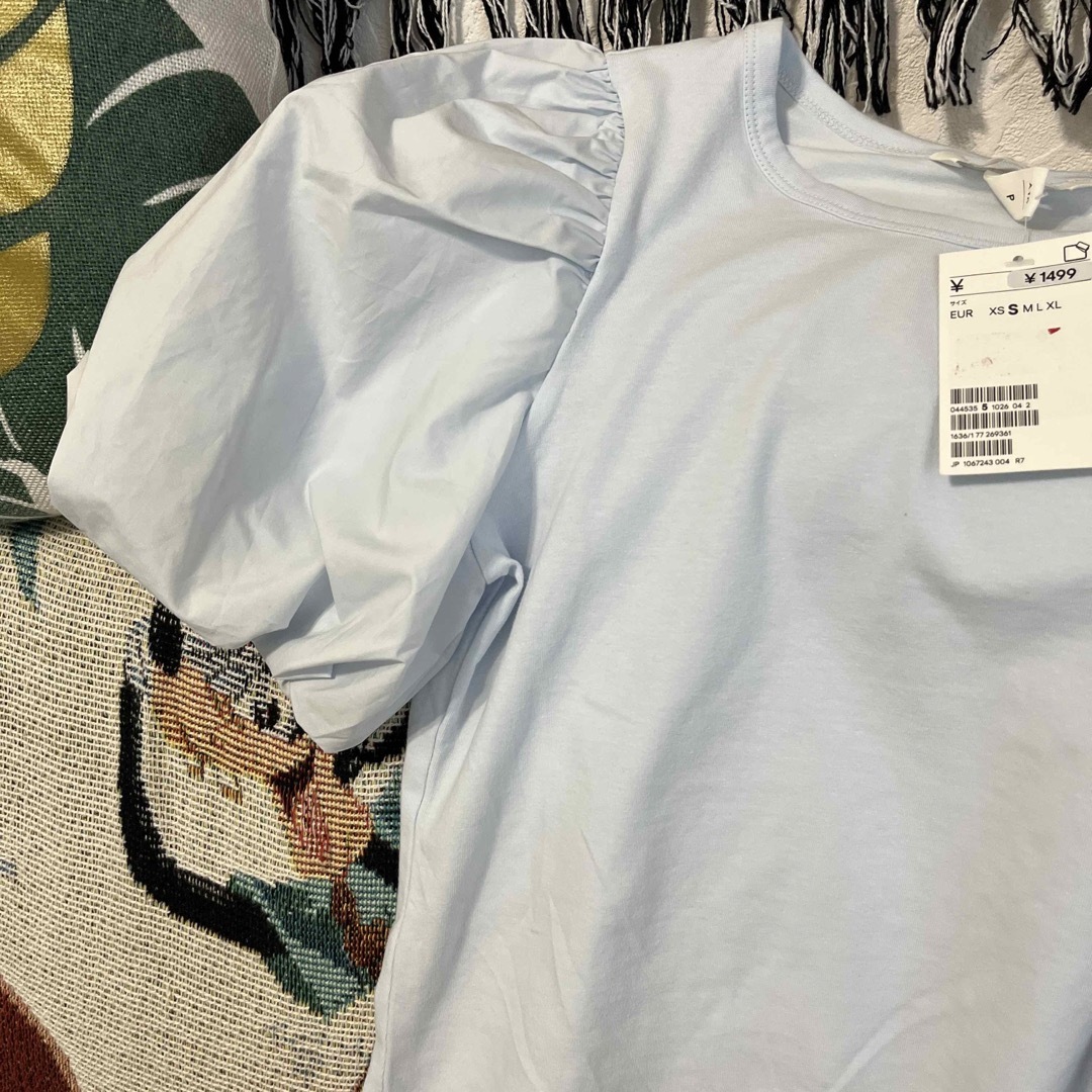 H&M(エイチアンドエム)の[未使用] H&M バルーン袖ファンシージャージ　S レディースのトップス(Tシャツ(半袖/袖なし))の商品写真