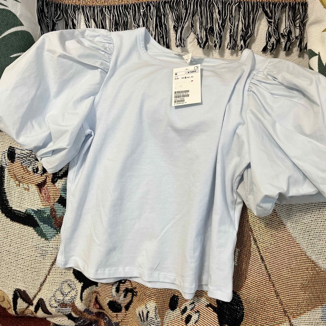 H&M(エイチアンドエム)の[未使用] H&M バルーン袖ファンシージャージ　S レディースのトップス(Tシャツ(半袖/袖なし))の商品写真