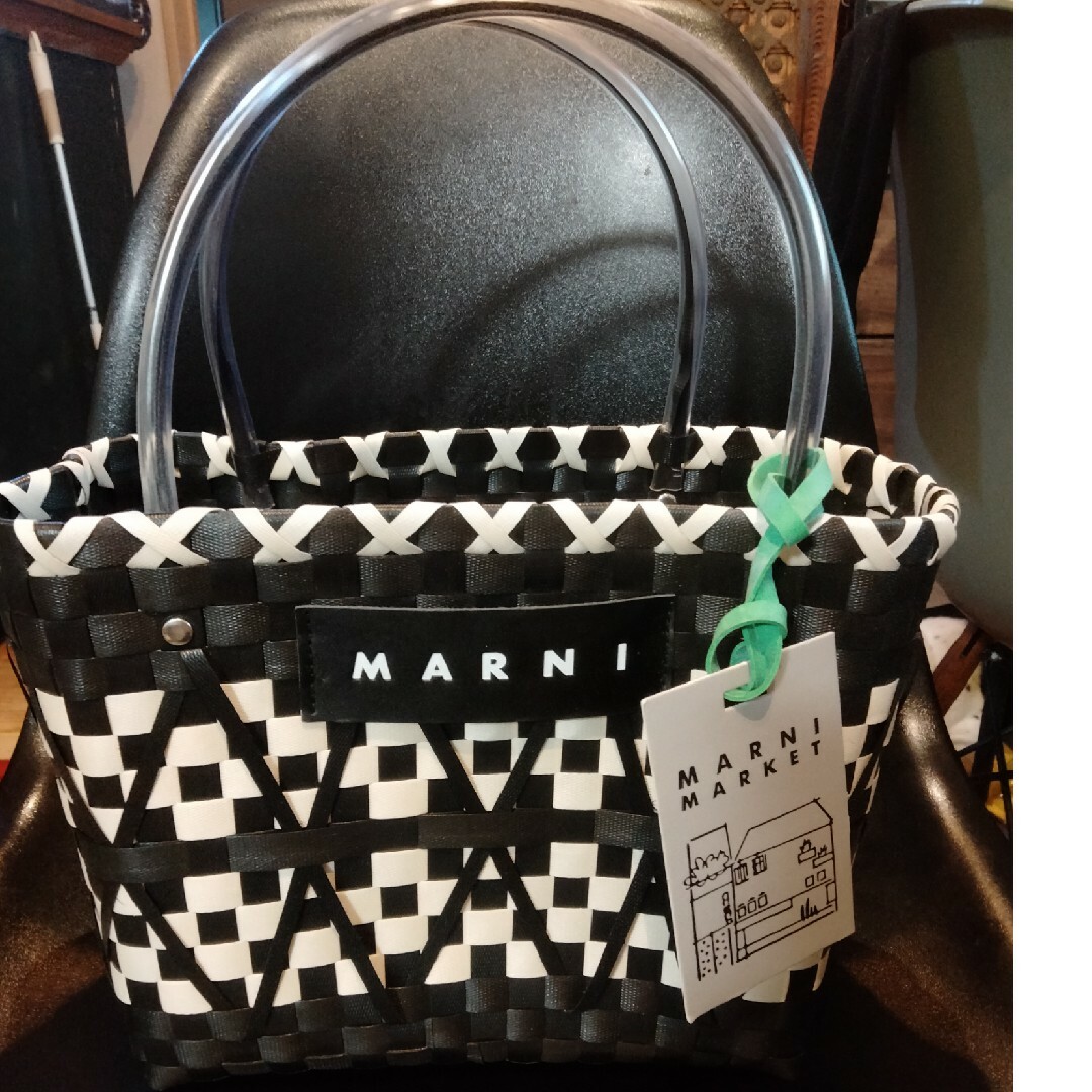 直営通販 MARNIマルニフラワーカフェカゴバッグトート黒白 かごバッグ