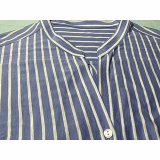 ナチュラルビューティーベーシック(NATURAL BEAUTY BASIC)のナチュラルビューティー　ストライプシャツ　ブラウス　ブルー×ホワイト(シャツ/ブラウス(半袖/袖なし))