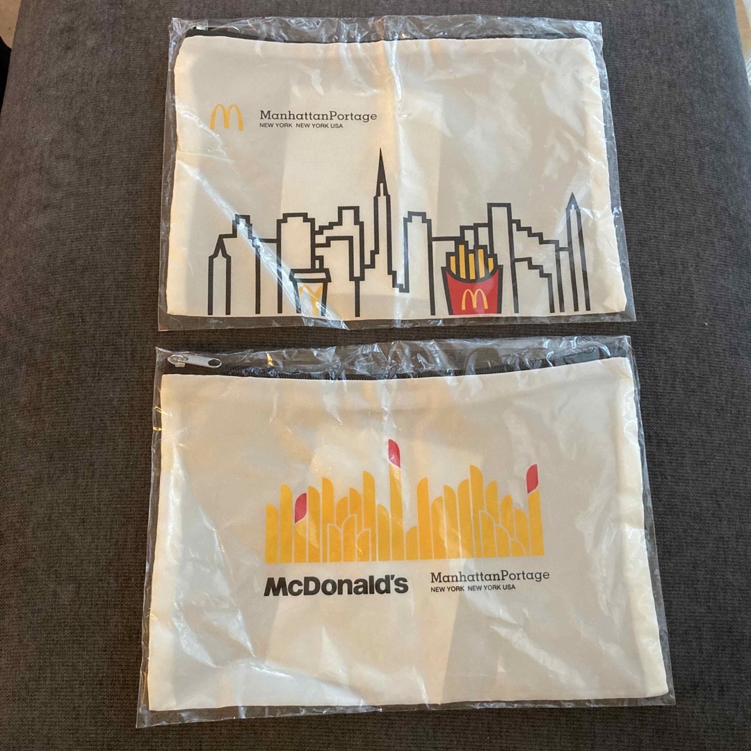 Manhattan Portage(マンハッタンポーテージ)のマンハッタンポーテージ×マクドナルド　コラボグッズ　小物入れ　ファスナーポーチ エンタメ/ホビーのコレクション(ノベルティグッズ)の商品写真