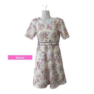 トッコクローゼット(TOCCO closet)のトッコクローゼット花柄ワンピース(ひざ丈ワンピース)