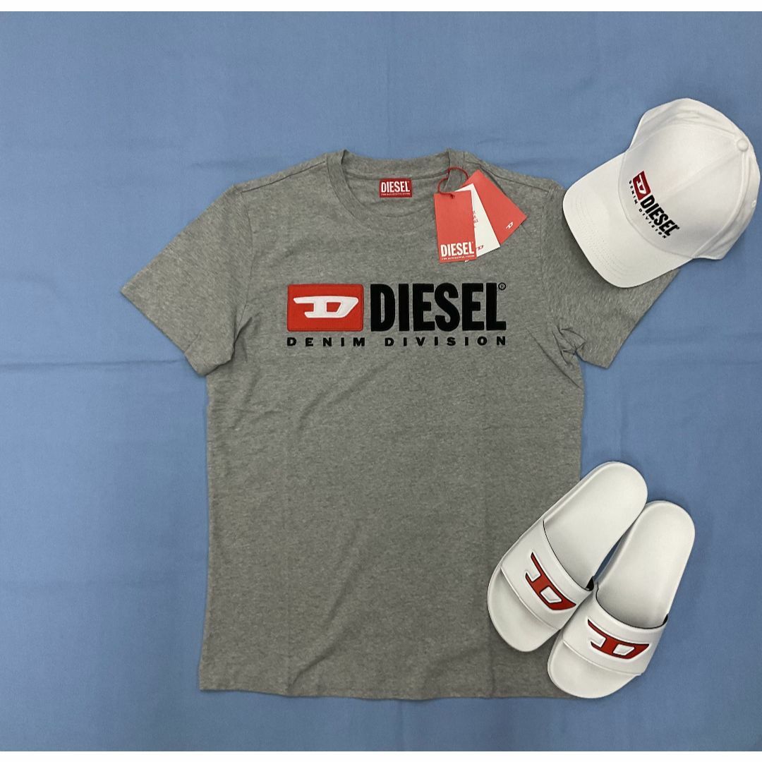 DIESEL(ディーゼル)のディーゼル　Tシャツ 20C23　XXLサイズ　グレー　新品 タグ付　人気のロゴ メンズのトップス(Tシャツ/カットソー(半袖/袖なし))の商品写真