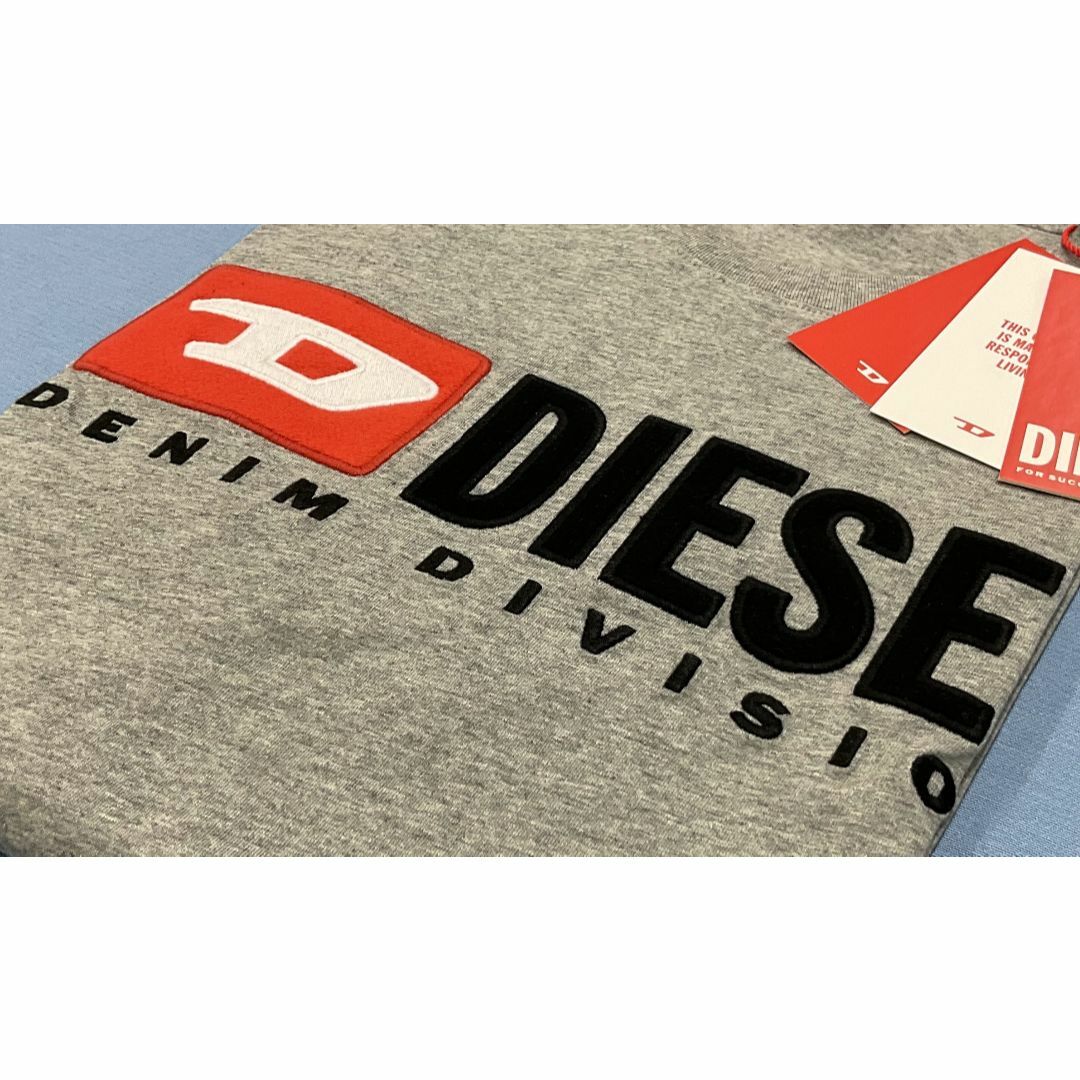 DIESEL(ディーゼル)のディーゼル　Tシャツ 20C23　XXLサイズ　グレー　新品 タグ付　人気のロゴ メンズのトップス(Tシャツ/カットソー(半袖/袖なし))の商品写真