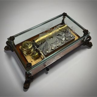 リュージュREUGE オルゴール クリスタルボックス。 ガラス彫刻 スイス