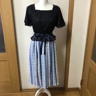 アクシーズファム(axes femme)のお値下げしました。新品タグ付き未使用。ミュルーズドッキングOP(ひざ丈ワンピース)