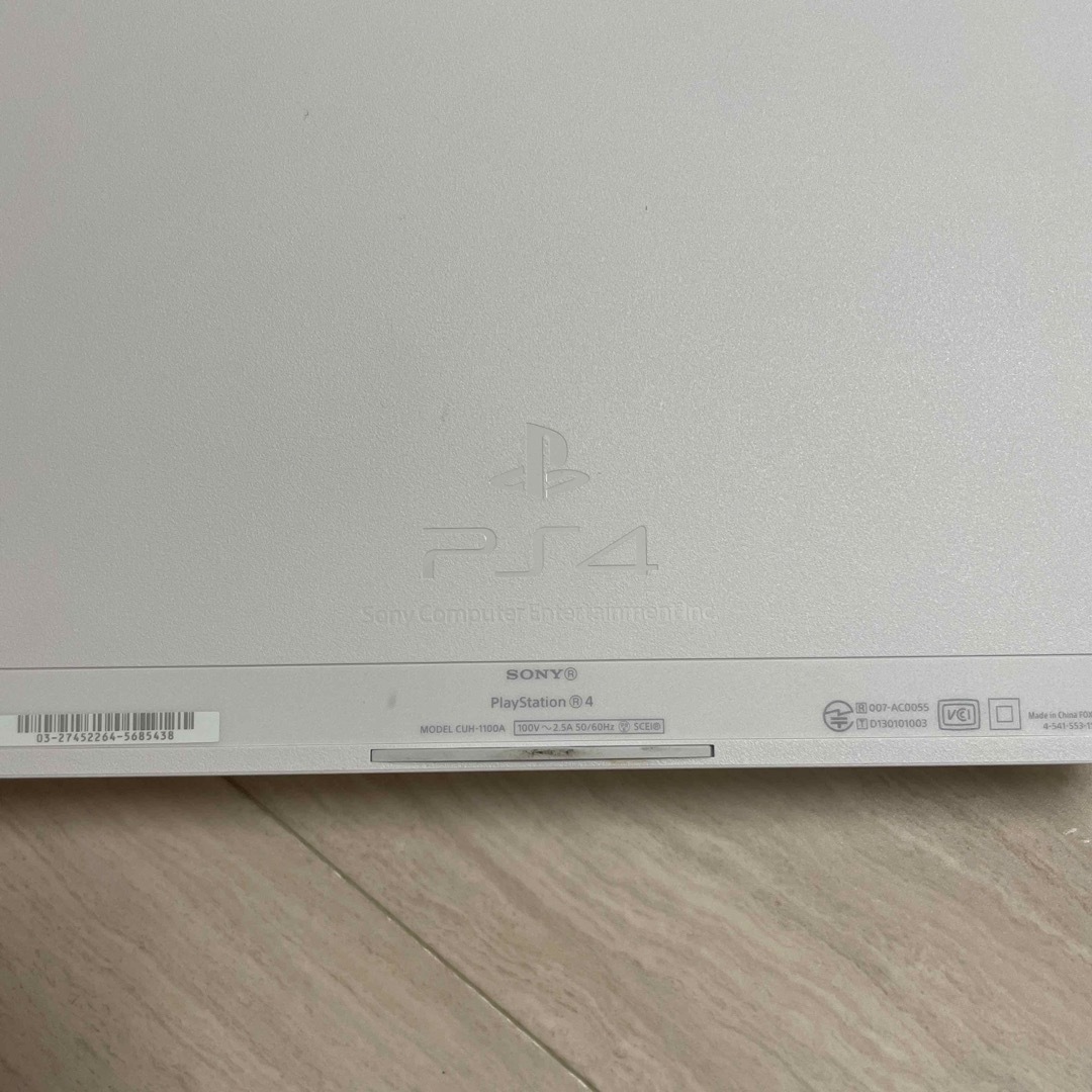 PlayStation4(プレイステーション4)のPS4 Glacier White 500GB CUH-1100A B02 エンタメ/ホビーのゲームソフト/ゲーム機本体(家庭用ゲーム機本体)の商品写真