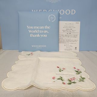 ウェッジウッド(WEDGWOOD)のWEDGWOOD ワイルドストロベリー タオルハンカチ 限定非売品 新品未使用(ハンカチ)