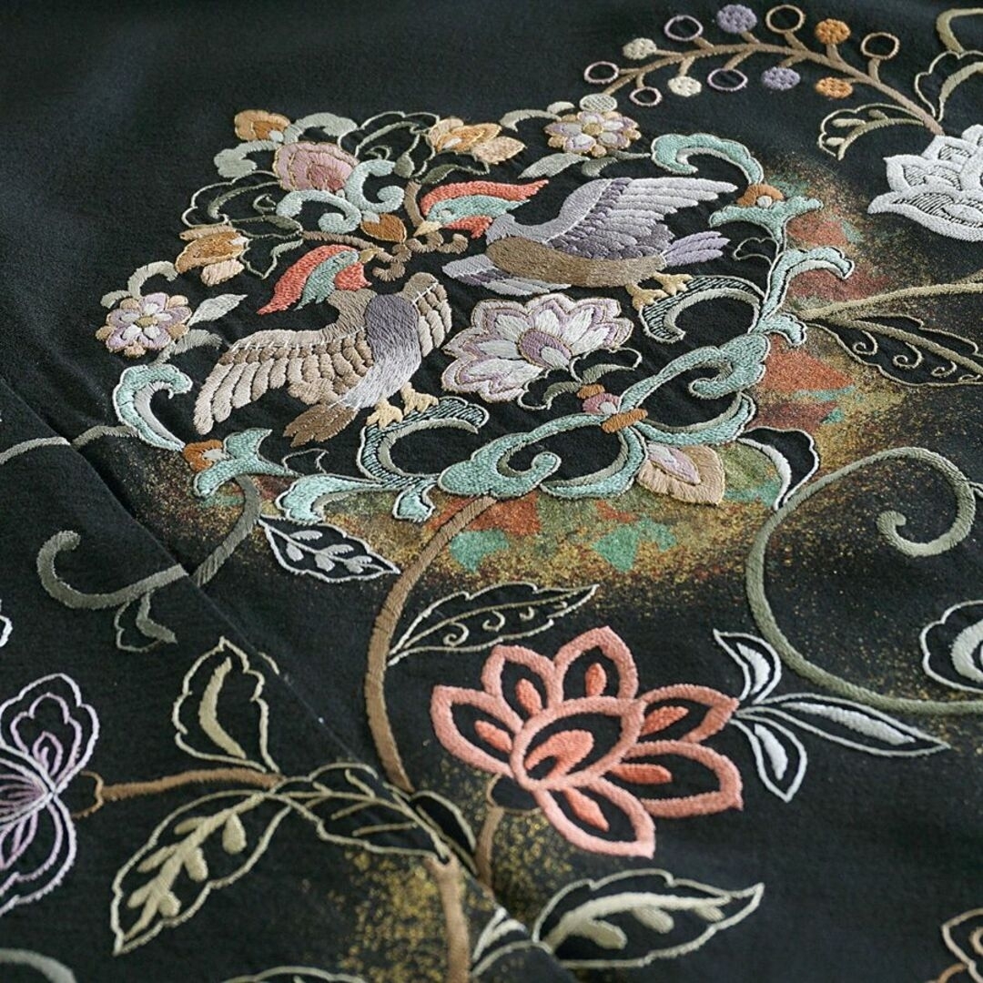 黒留袖 正絹縮緬地 比翼仕立て 人と舟の中国絵図の絵羽柄 T13