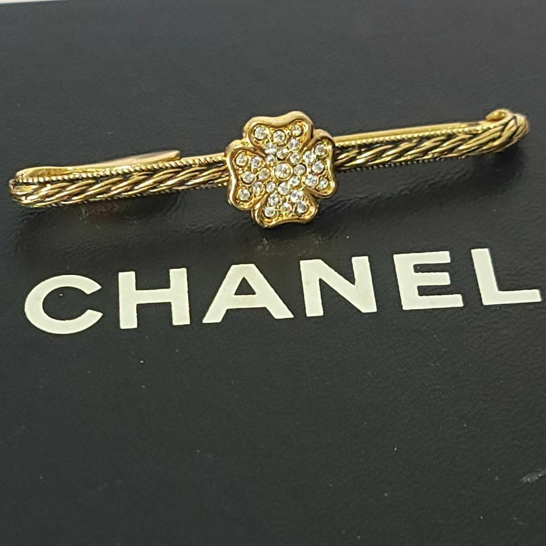 CHANEL(シャネル)のCHANEL シャネル ブローチ ゴールド ストーン ラインストーン 花 レディースのアクセサリー(ブローチ/コサージュ)の商品写真