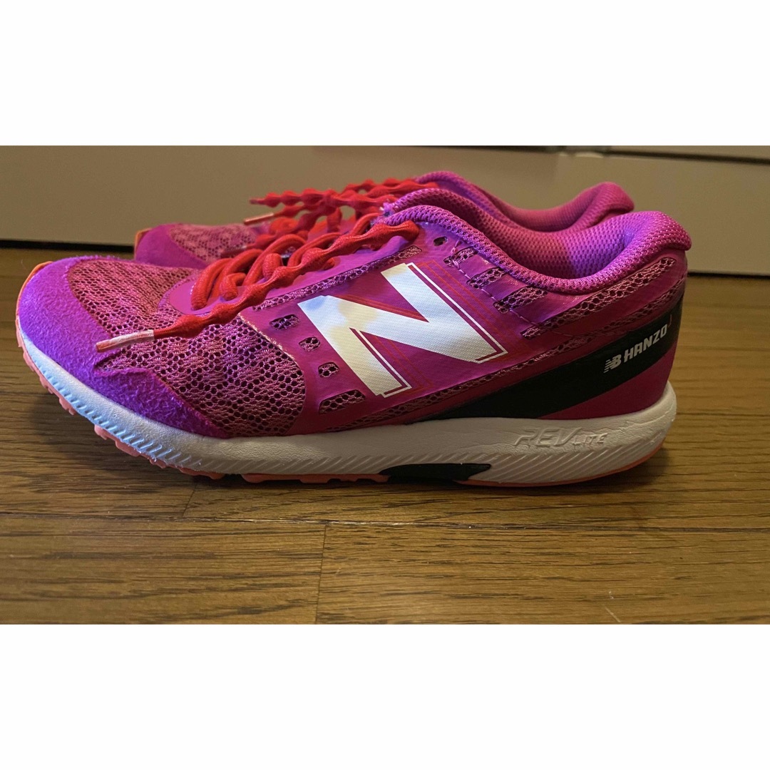 New Balance(ニューバランス)の✨美品✨【New Balance 】Hanzo 22cm ニューバランスハンゾー キッズ/ベビー/マタニティのキッズ靴/シューズ(15cm~)(スニーカー)の商品写真