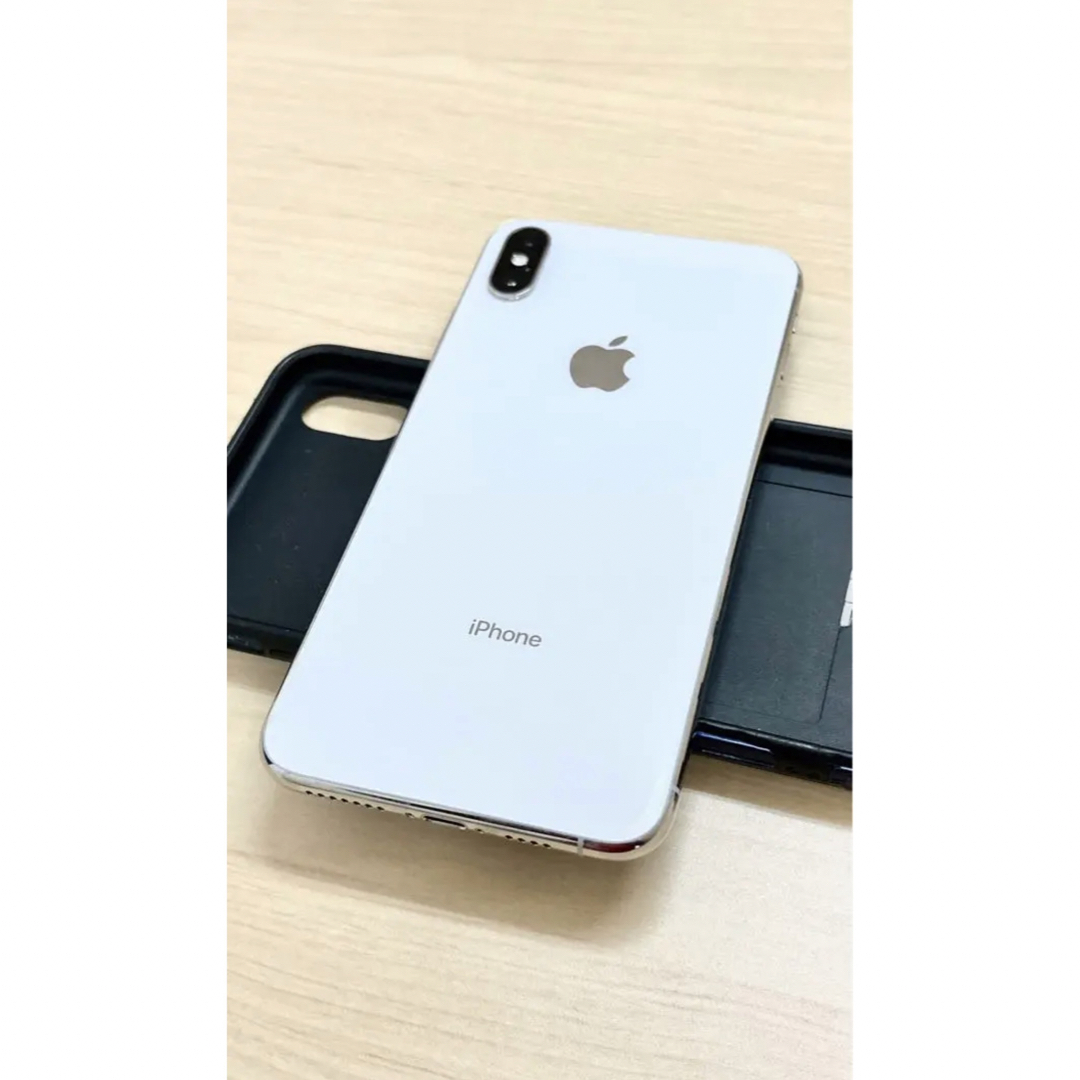 iPhone(アイフォーン)のiPhone Xs Max 512GB　SIMフリー　美品　シルバー スマホ/家電/カメラのスマートフォン/携帯電話(スマートフォン本体)の商品写真