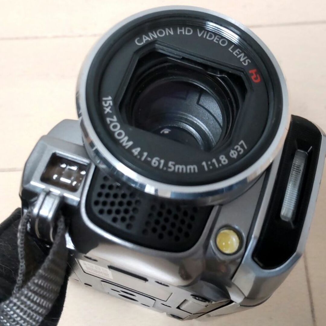 Canon(キヤノン)のCanon IVIS HF M31 使用感少なめです。 スマホ/家電/カメラのカメラ(ビデオカメラ)の商品写真