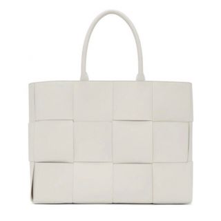 ボッテガヴェネタ(Bottega Veneta)の【値下げ交渉ok】ボッテガ　ホワイト　マキシ　イントレチャート　トート(トートバッグ)