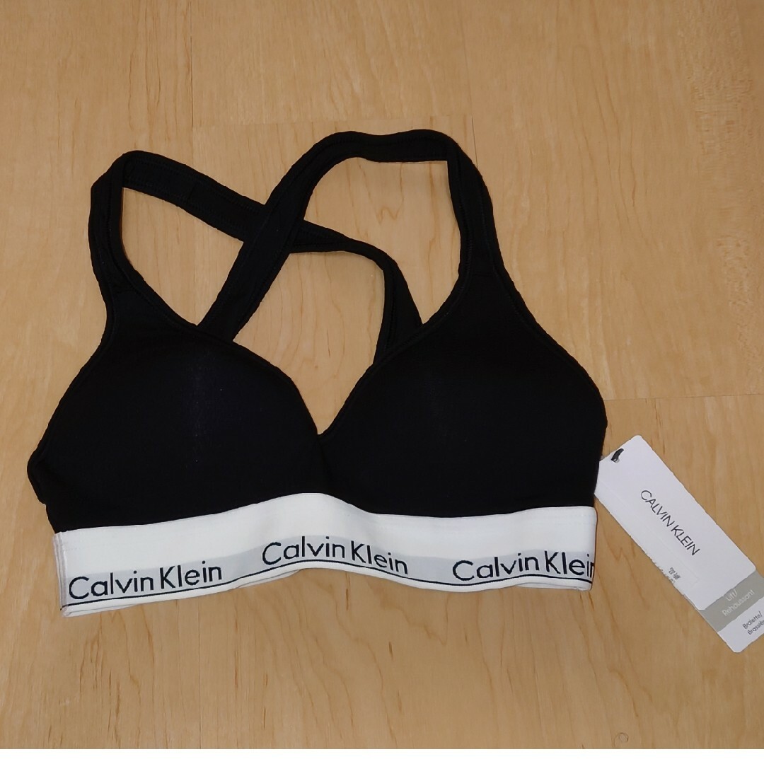 Calvin Klein(カルバンクライン)の【新品】カルバンクライン  スポーツブラ    XS  2枚セット レディースの下着/アンダーウェア(ブラ)の商品写真