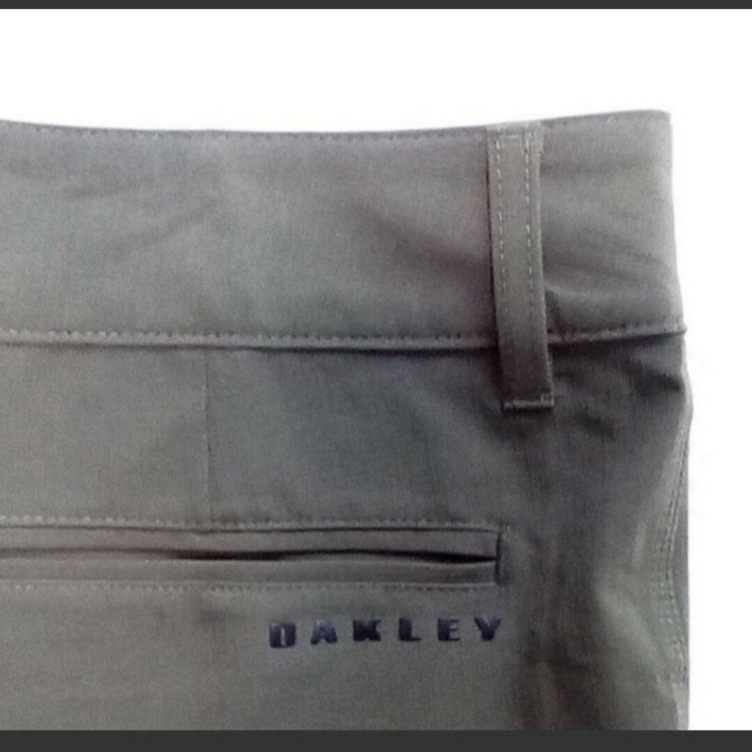 Oakley(オークリー)のオークリー　ショートパンツ　撥水　ストレッチ　ウエスト73～78 スポーツ/アウトドアのゴルフ(ウエア)の商品写真