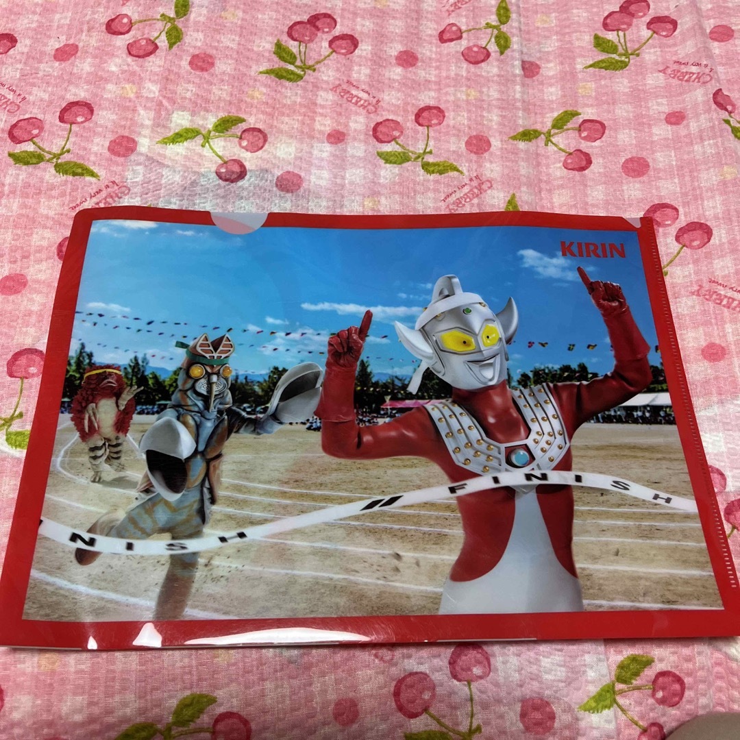 キリン(キリン)のウルトラマン　クリアファイル　 エンタメ/ホビーのアニメグッズ(クリアファイル)の商品写真