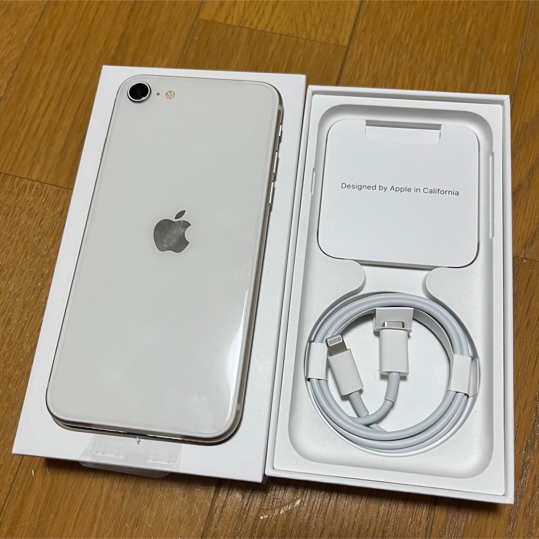 新品 iPhone SE 3 64GB SIMフリー docomo ドコモ スマホ/家電/カメラのスマートフォン/携帯電話(スマートフォン本体)の商品写真