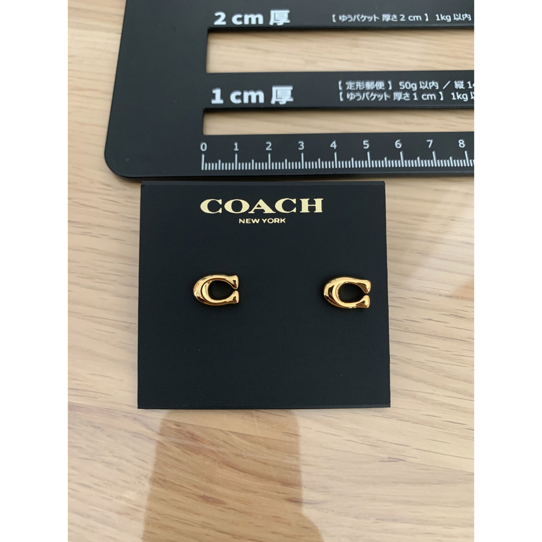 COACH(コーチ)のCOA08S2 COACHコーチ　定番　ピアス レディースのアクセサリー(ピアス)の商品写真