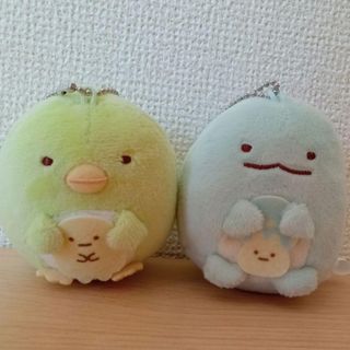 スミッコグラシ(すみっコぐらし)の●すみっコぐらし　なかよしマスコットキーチェーン　ぺんぎん？＆とかげ●(キャラクターグッズ)
