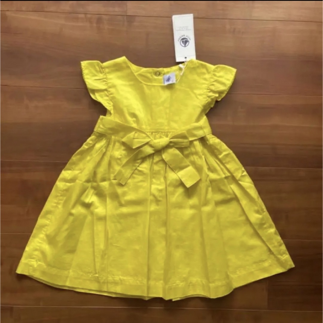 PETIT BATEAU(プチバトー)のプチバトー　サテンワンピース キッズ/ベビー/マタニティのベビー服(~85cm)(ワンピース)の商品写真