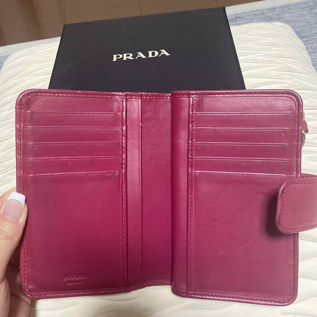 PRADA(プラダ)のプラダ　2つ折り財布　サフィアーノレザー　ゴールドロゴ　L字　ピンク レディースのファッション小物(財布)の商品写真