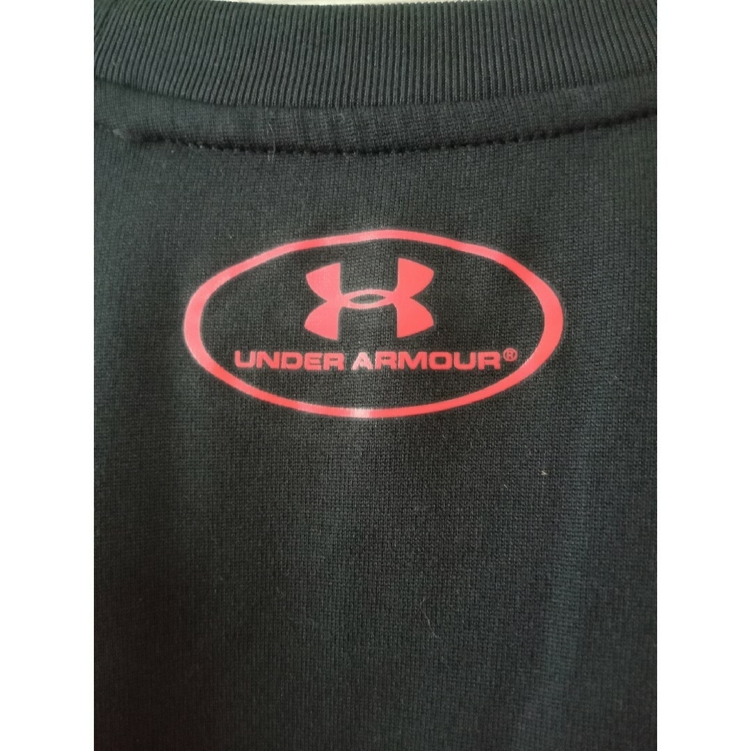 UNDER ARMOUR(アンダーアーマー)の未使用に近い美品アンダーアーマーキッズTシャツ ビッグロゴ  YMD140 キッズ/ベビー/マタニティのキッズ服男の子用(90cm~)(Tシャツ/カットソー)の商品写真