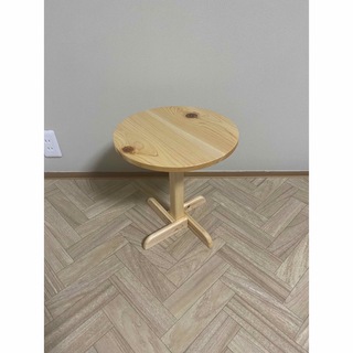 木製飾り台/サイドテーブル（丸型）(コーヒーテーブル/サイドテーブル)