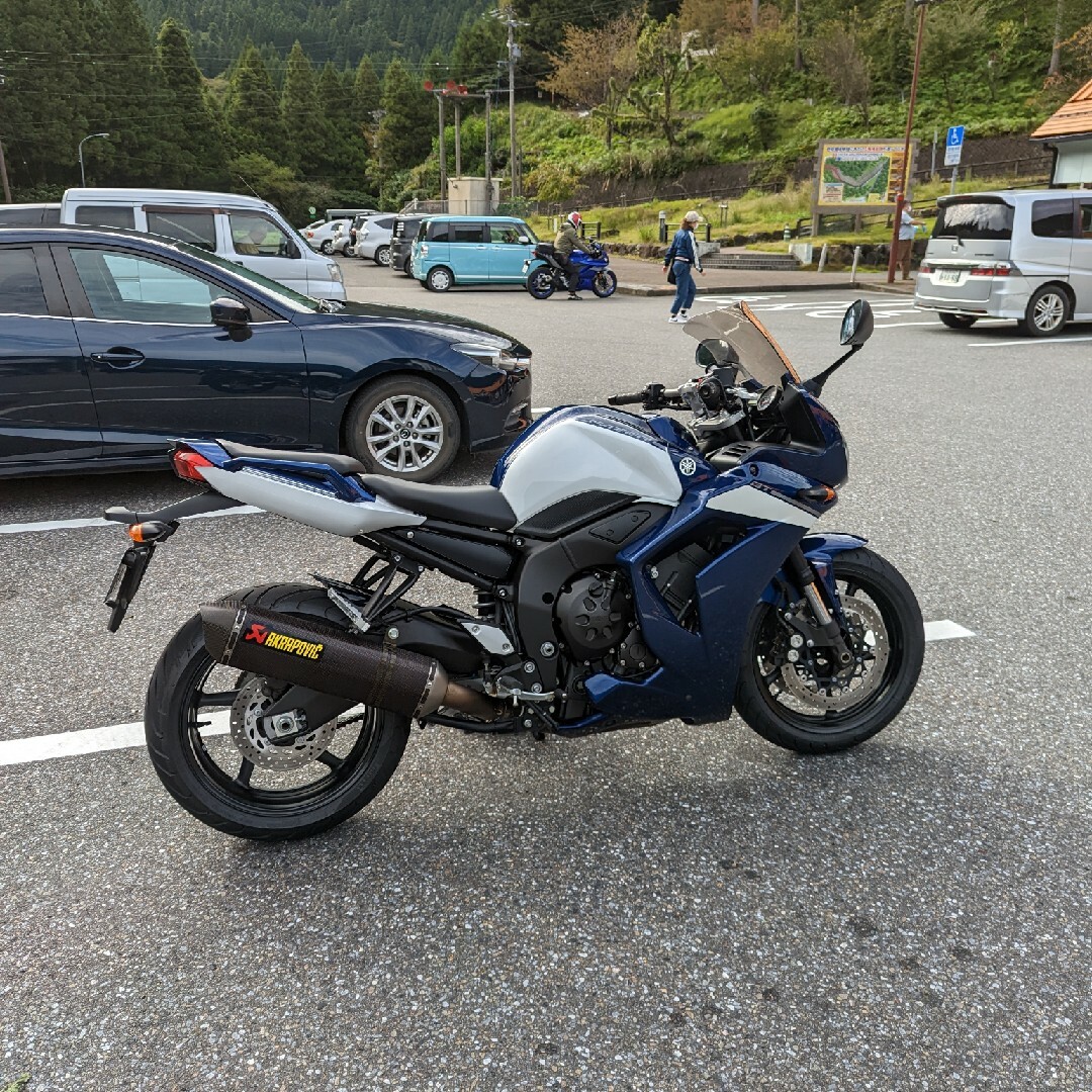 バイクYAMAHA　フェザーＧＴ　FZ1