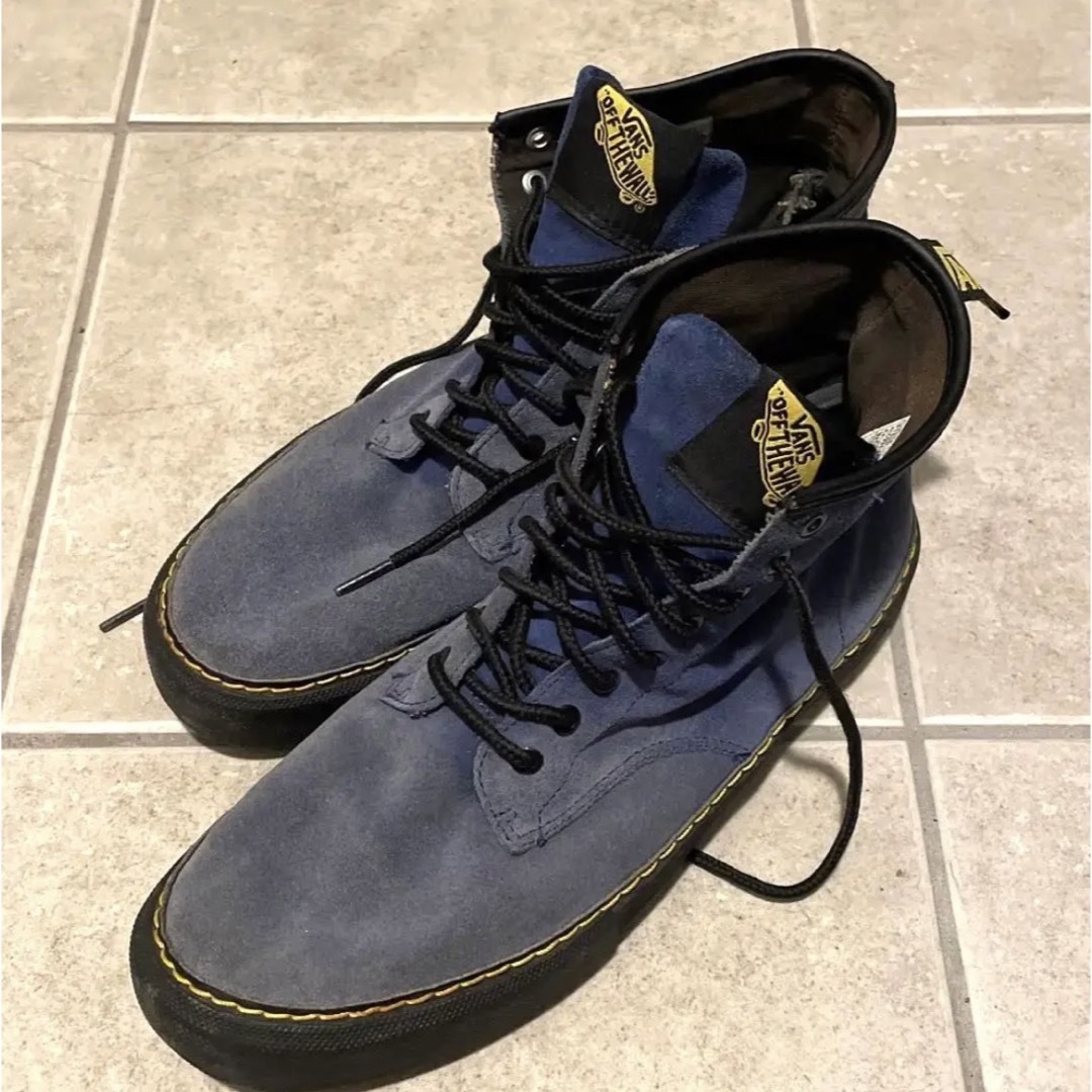 VANS(ヴァンズ)の送料込❗️vans ハイカット　ブーツタイプ　ドクターマーチン　イエローステッチ メンズの靴/シューズ(ブーツ)の商品写真