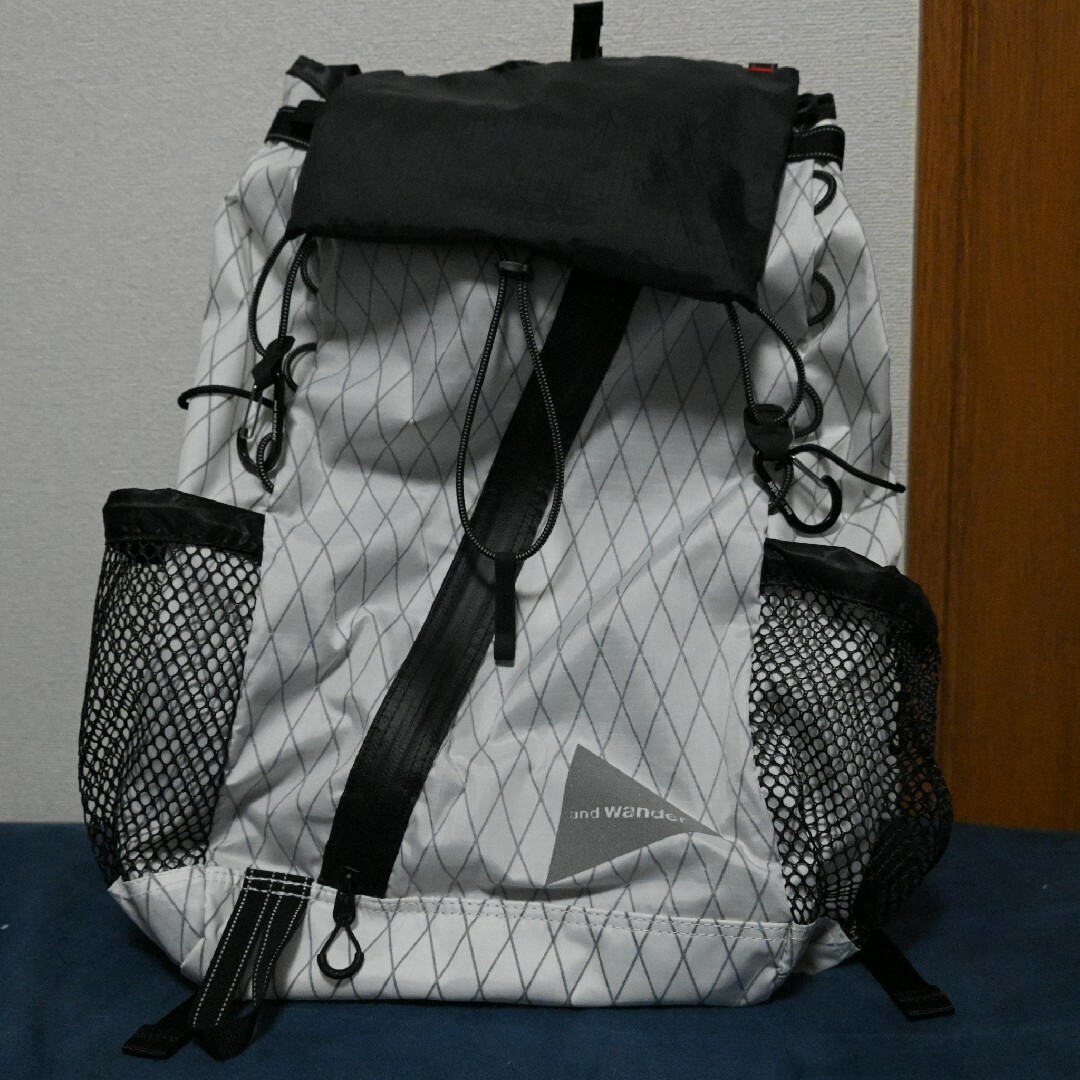 and wander(アンドワンダー)のand wander X-Pac 30L backpack メンズのバッグ(バッグパック/リュック)の商品写真