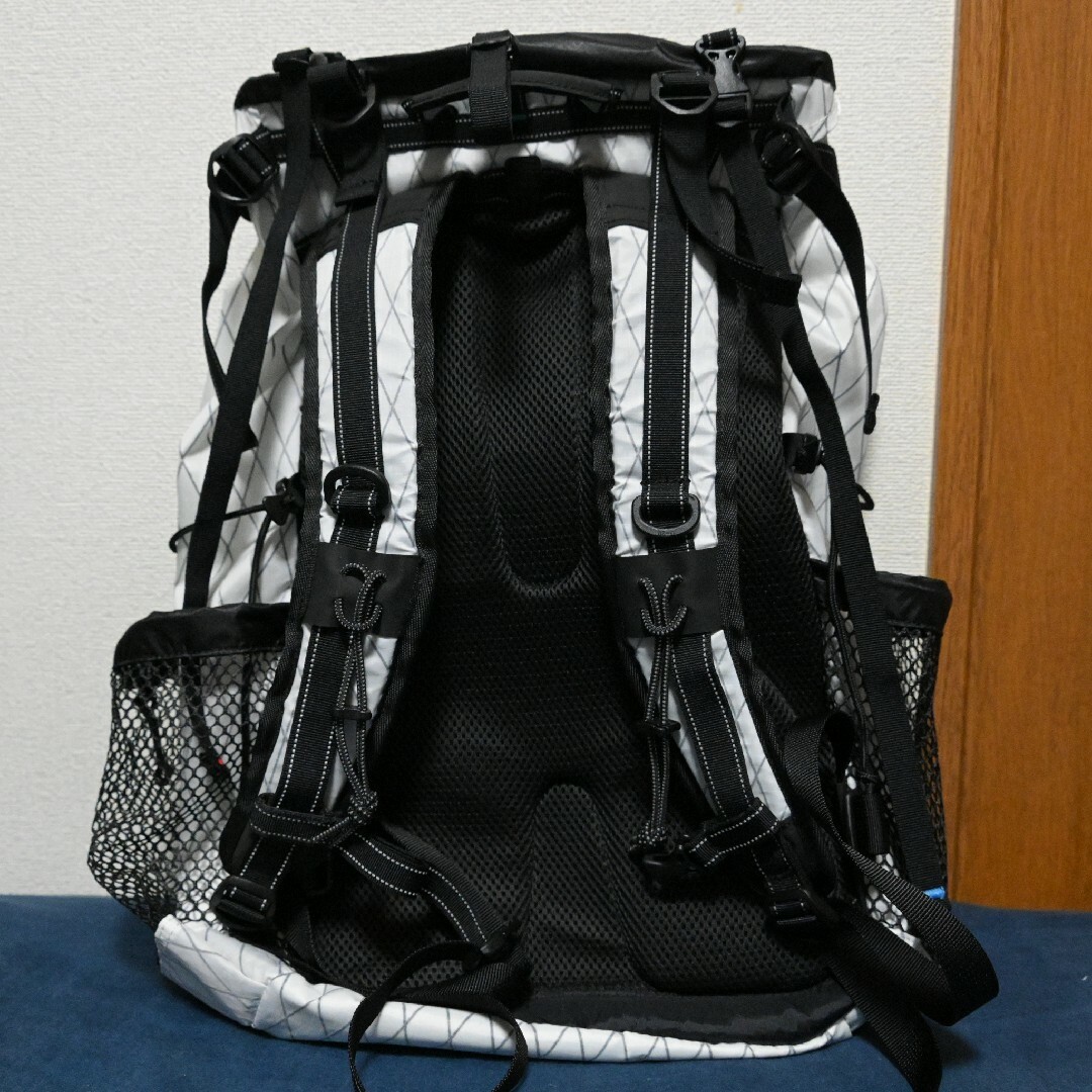 and wander(アンドワンダー)のand wander X-Pac 30L backpack メンズのバッグ(バッグパック/リュック)の商品写真