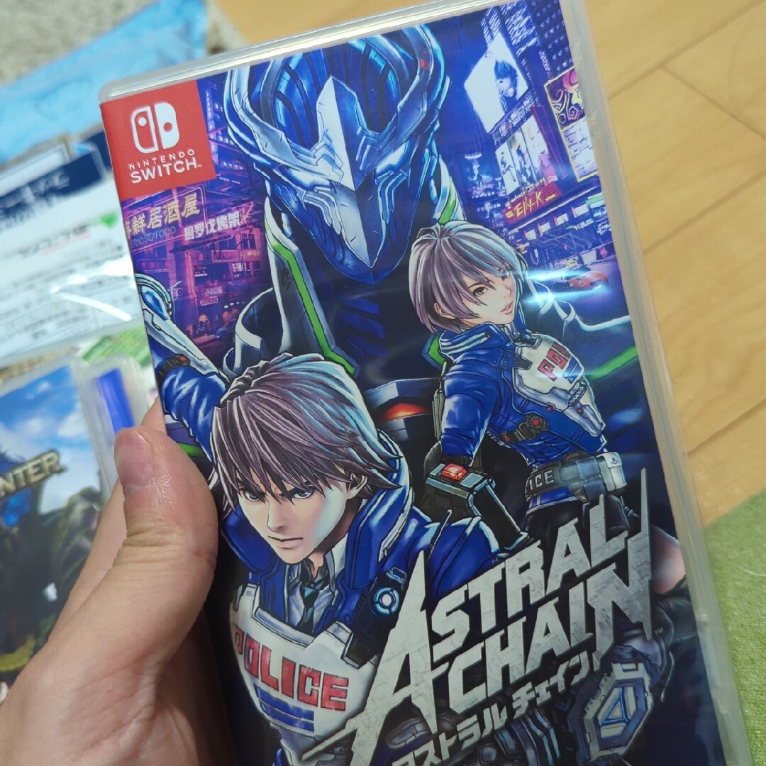 6ASTRAL CHAIN（アストラルチェイン） Switch エンタメ/ホビーのゲームソフト/ゲーム機本体(家庭用ゲームソフト)の商品写真