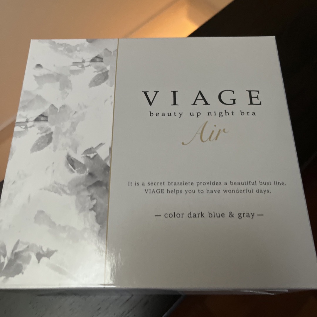 VIAGE(ヴィアージュ)のダークブルー　ネイビーVIAGE ナイトブラエアー　S レディースの下着/アンダーウェア(ブラ)の商品写真